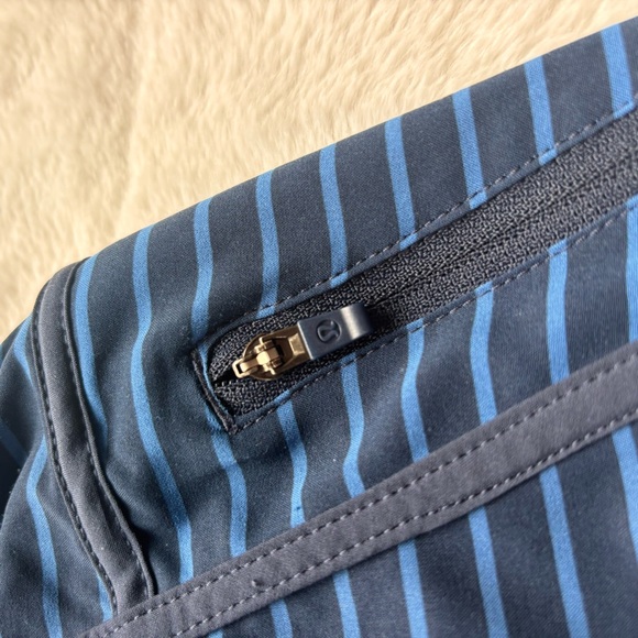 Lululemon Hotty Hot Shorts 4” Blue Striped Running Size 8 Secure Zip Pocket - Picture 5 of 9